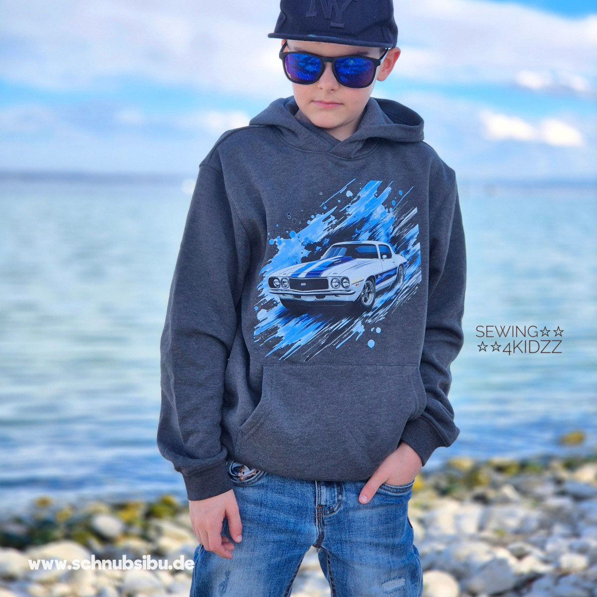 Bügelbild Rennauto blau